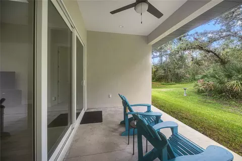 Exterior - 400 S Moon Dr, Venice, FL 34292 photo 4 of 9