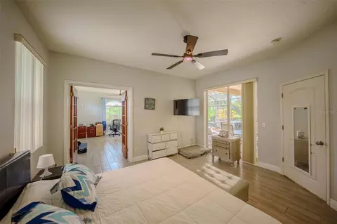 Bedroom - 4722 78th Ct E, Bradenton, FL 34203 photo 3 of 5