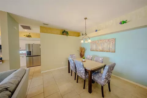 Dining - 4722 78th Ct E, Bradenton, FL 34203 photo 3 of 5