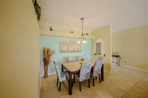 Dining - 4722 78th Ct E, Bradenton, FL 34203 photo 1 of 5
