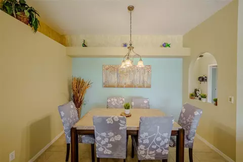 Dining - 4722 78th Ct E, Bradenton, FL 34203 photo 2 of 5