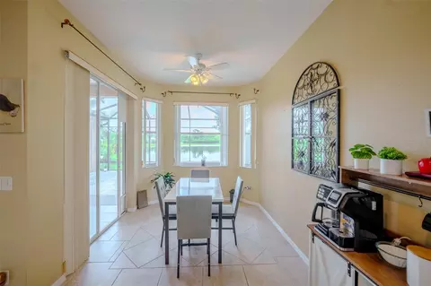 Dining - 4722 78th Ct E, Bradenton, FL 34203 photo 4 of 5