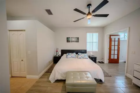 Bedroom - 4722 78th Ct E, Bradenton, FL 34203 photo 1 of 5