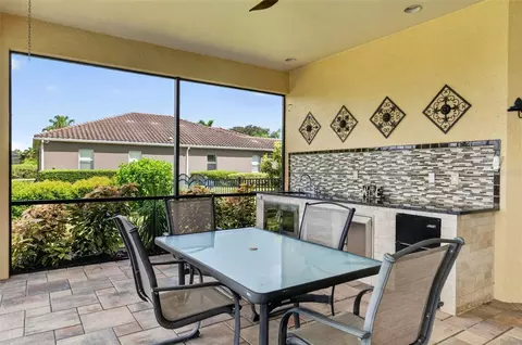 Exterior - 17019 4th Ave E, Bradenton, FL 34212 photo 7 of 18