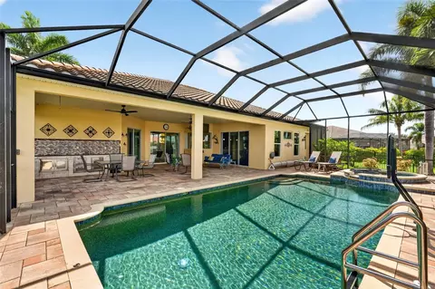 Exterior - 17019 4th Ave E, Bradenton, FL 34212 photo 10 of 18