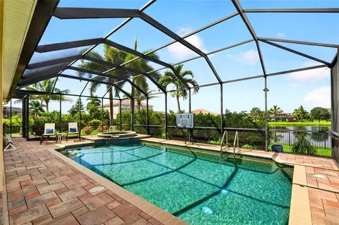 Exterior - 17019 4th Ave E, Bradenton, FL 34212 photo 8 of 18