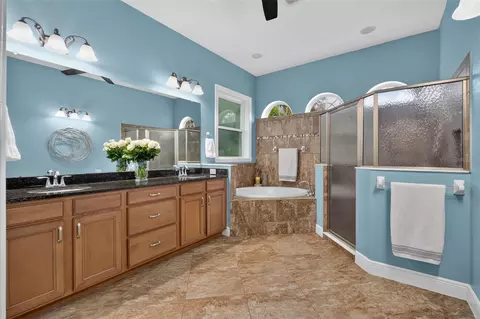 Bath - 17019 4th Ave E, Bradenton, FL 34212 photo 1 of 3