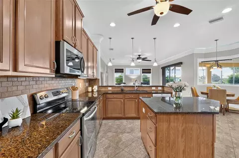 Kitchen - 17019 4th Ave E, Bradenton, FL 34212 photo 3 of 4