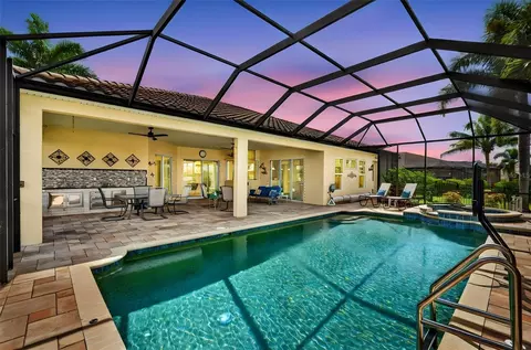 Exterior - 17019 4th Ave E, Bradenton, FL 34212 photo 11 of 18