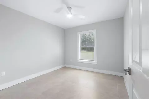 Bedroom - 3021 14th St E, Bradenton, FL 34208 photo 5 of 6