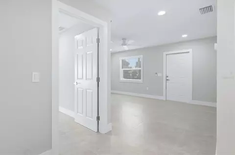 Entry Way - 3021 14th St E, Bradenton, FL 34208 photo 1 of 4