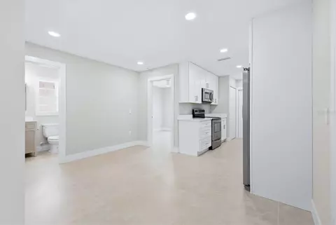 Living - 3021 14th St E, Bradenton, FL 34208 photo 5 of 5