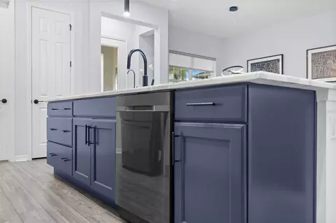 Kitchen - 12743 Rainwashed Loop, Parrish, FL 34219 photo 4 of 5