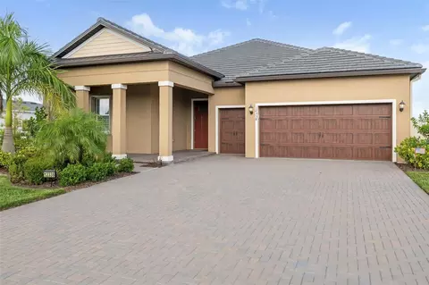 Exterior - 12338 Violet Jasper Dr, Parrish, FL 34219 photo 4 of 16