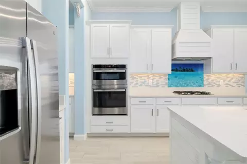 Kitchen - 12338 Violet Jasper Dr, Parrish, FL 34219 photo 3 of 4