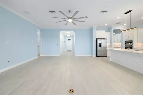Living - 12338 Violet Jasper Dr, Parrish, FL 34219 photo 4 of 4
