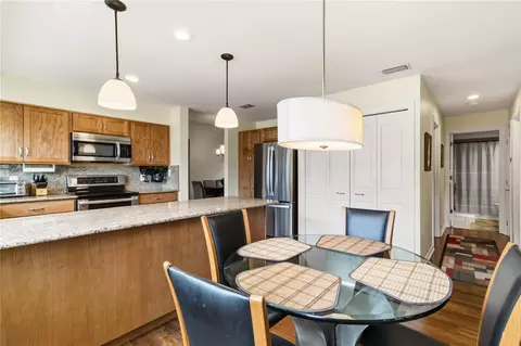 Dining - 4712 Peridia Blvd E, Bradenton, FL 34203 photo 5 of 8