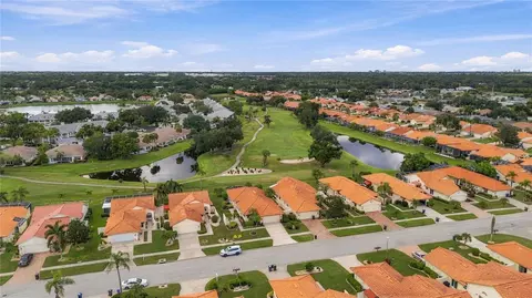 View/Area - 4712 Peridia Blvd E, Bradenton, FL 34203 photo 1 of 12