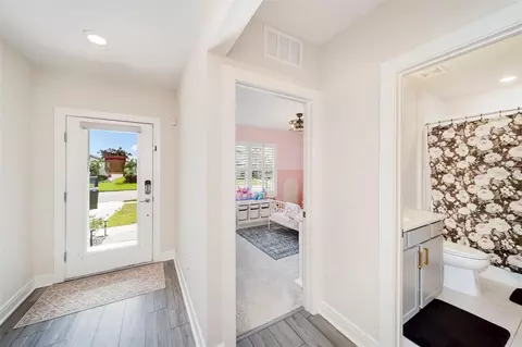 Entry Way - 8522 Abalone Loop, Parrish, FL 34219 photo 2 of 5