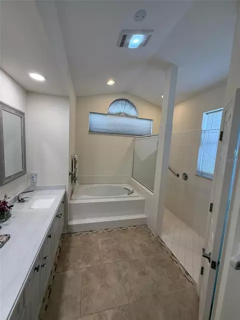 Bath - 4398 Summertree Rd, Venice, FL 34293 photo 1 of 2