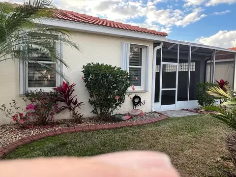 Exterior - 4398 Summertree Rd, Venice, FL 34293 photo 2 of 4
