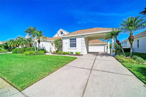 Exterior - 4727 Compass Dr, Bradenton, FL 34208 photo 3 of 14