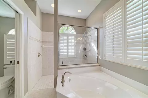 Bath - 4727 Compass Dr, Bradenton, FL 34208 photo 2 of 4