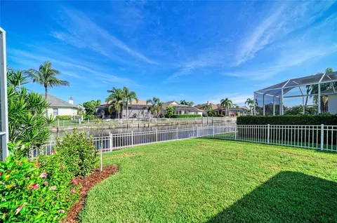 Exterior - 4727 Compass Dr, Bradenton, FL 34208 photo 10 of 14
