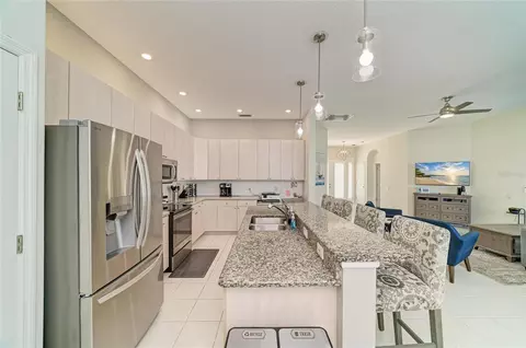 Kitchen - 4727 Compass Dr, Bradenton, FL 34208 photo 7 of 8