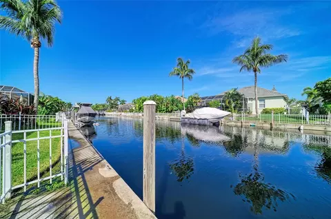 Exterior - 4727 Compass Dr, Bradenton, FL 34208 photo 13 of 14