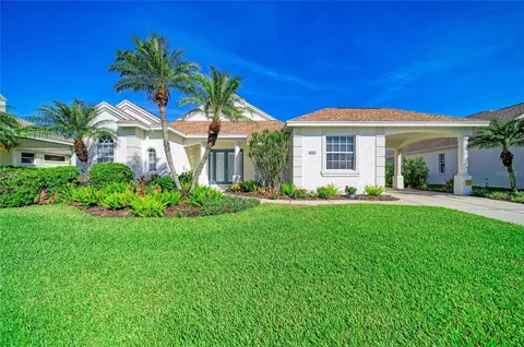 Exterior - 4727 Compass Dr, Bradenton, FL 34208 photo 1 of 14