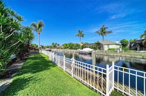 Exterior - 4727 Compass Dr, Bradenton, FL 34208 photo 12 of 14