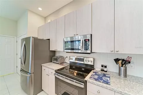Kitchen - 4727 Compass Dr, Bradenton, FL 34208 photo 4 of 8