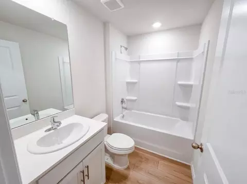 Bath - 11904 Mountain Island Trl, Parrish, FL 34219 photo 1 of 2