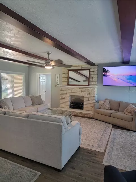 Living - 516 1st Ave E, Bradenton, FL 34208 photo 6 of 7