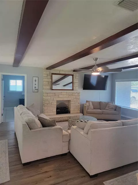 Living - 516 1st Ave E, Bradenton, FL 34208 photo 2 of 7