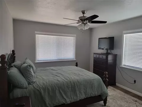 Bedroom - 516 1st Ave E, Bradenton, FL 34208 photo 2 of 10