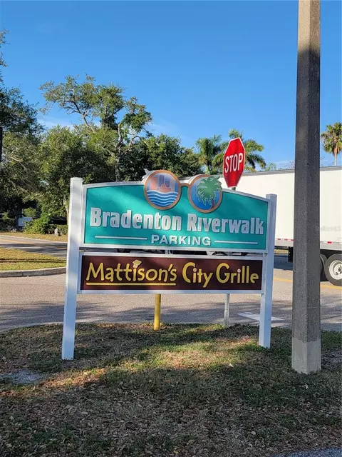 Exterior - 516 1st Ave E, Bradenton, FL 34208 photo 5 of 9
