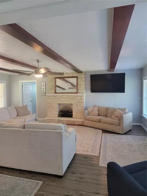 Living - 516 1st Ave E, Bradenton, FL 34208 photo 1 of 7
