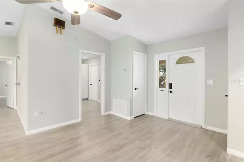 Entry Way - 3905 Sandpointe Dr, Bradenton, FL 34205 photo 2 of 2