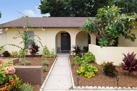 Exterior - 3905 Sandpointe Dr, Bradenton, FL 34205 photo 4 of 9