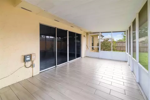 Exterior - 3905 Sandpointe Dr, Bradenton, FL 34205 photo 7 of 9