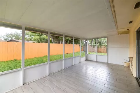 Exterior - 3905 Sandpointe Dr, Bradenton, FL 34205 photo 2 of 9