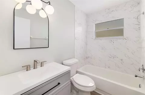 Bath - 3905 Sandpointe Dr, Bradenton, FL 34205 photo 3 of 4