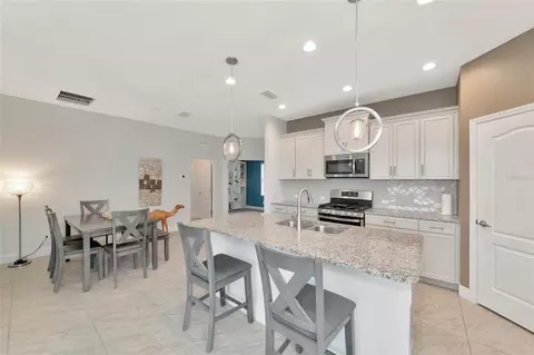 Kitchen - 4715 Canoe Creek Ave, Parrish, FL 34219 photo 7 of 9