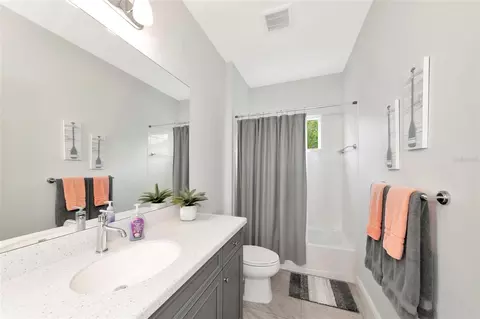 Bath - 4715 Canoe Creek Ave, Parrish, FL 34219 photo 4 of 4