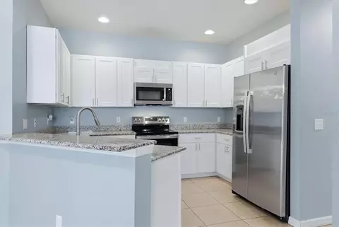 Kitchen - 11954 Tempest Harbor Loop, Venice, FL 34292 photo 2 of 5