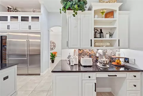 Kitchen - 11432 Savannah Lakes Dr, Parrish, FL 34219 photo 7 of 11