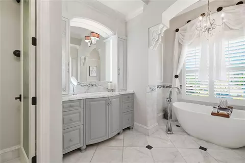 Bath - 11432 Savannah Lakes Dr, Parrish, FL 34219 photo 5 of 9