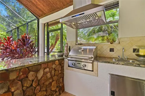 Kitchen - 11432 Savannah Lakes Dr, Parrish, FL 34219 photo 11 of 11